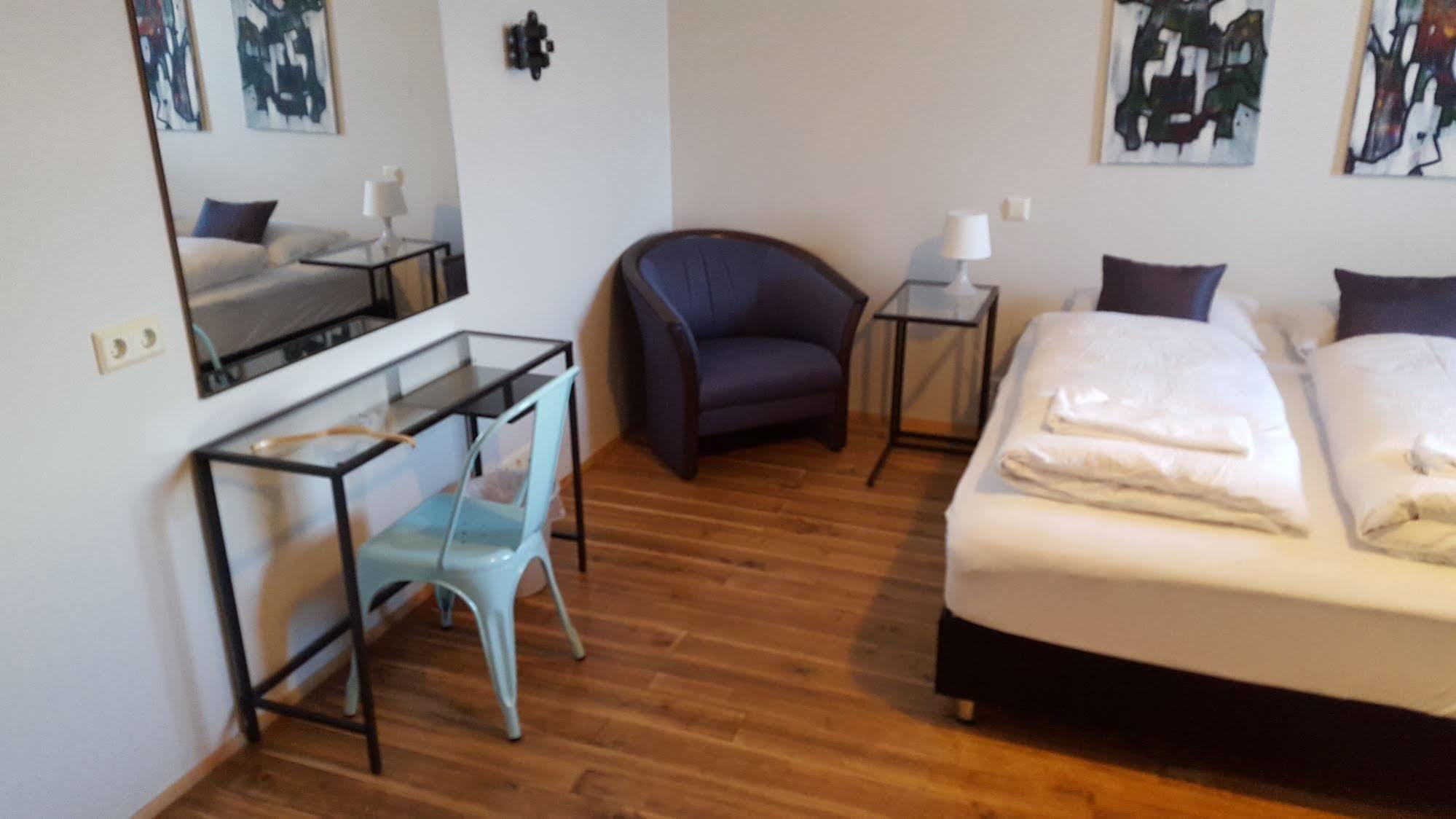 Hotel Sveinbjarnargerdi Svalbarthseyri Екстериор снимка