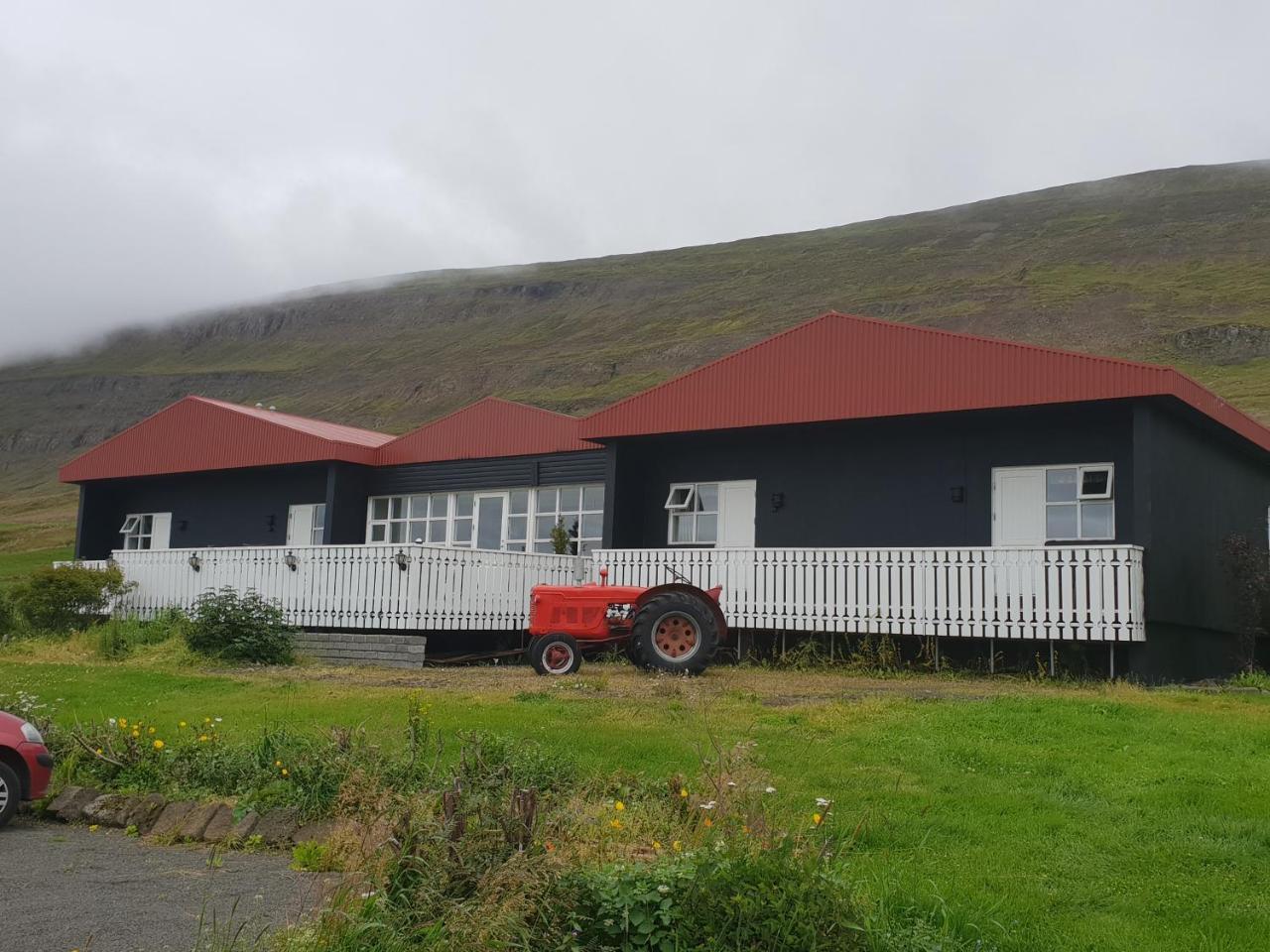 Hotel Sveinbjarnargerdi Svalbarthseyri Екстериор снимка